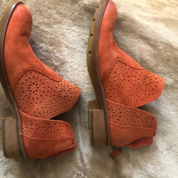 Sofft Suede Bootie (Boots, Shoes) - Picture 2 of 5